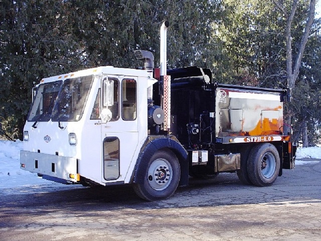 Термос-бункер для асфальта на автомобиле STPH 7 - 9 тонн для горячего асфальта